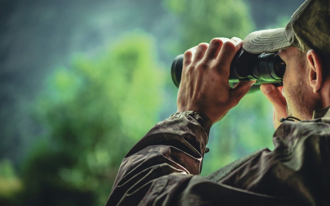 The Explorer’s Eyes: Choosing the Perfect Binoculars for Outdoor Recreation